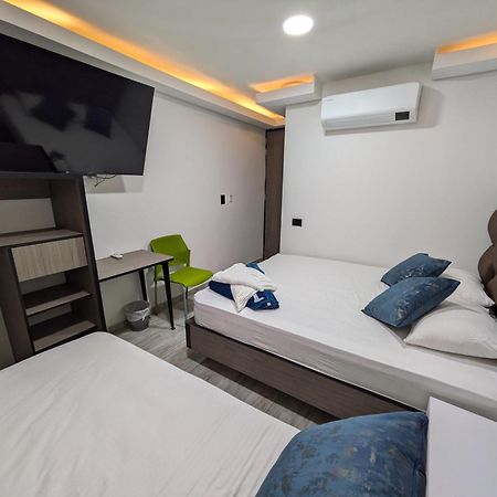 Hostel Boutique Nido De Loros Medellín Kültér fotó