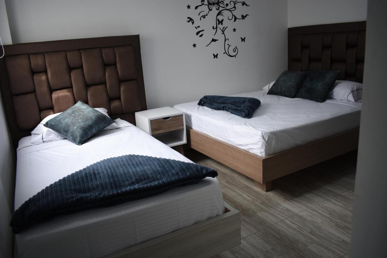 Hostel Boutique Nido De Loros Medellín Kültér fotó