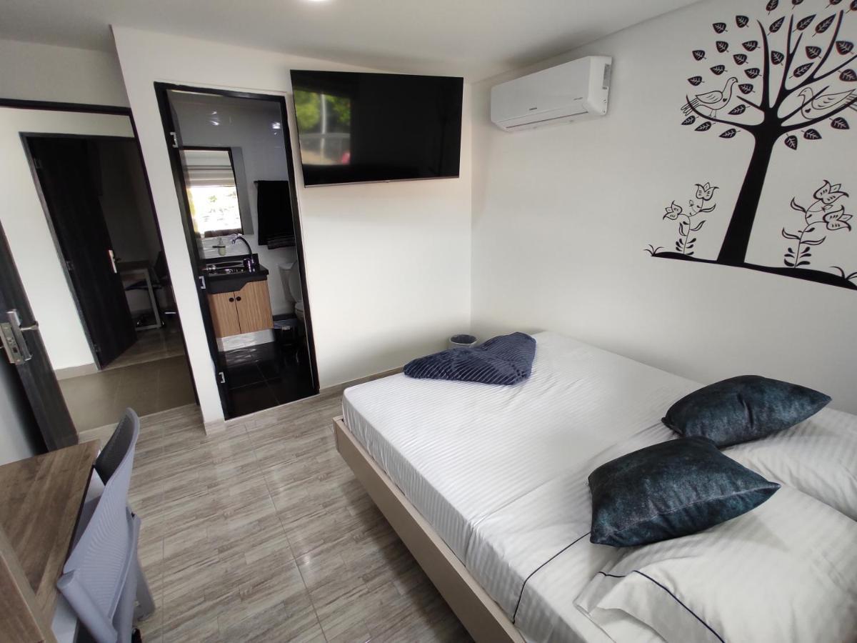 Hostel Boutique Nido De Loros Medellín Kültér fotó