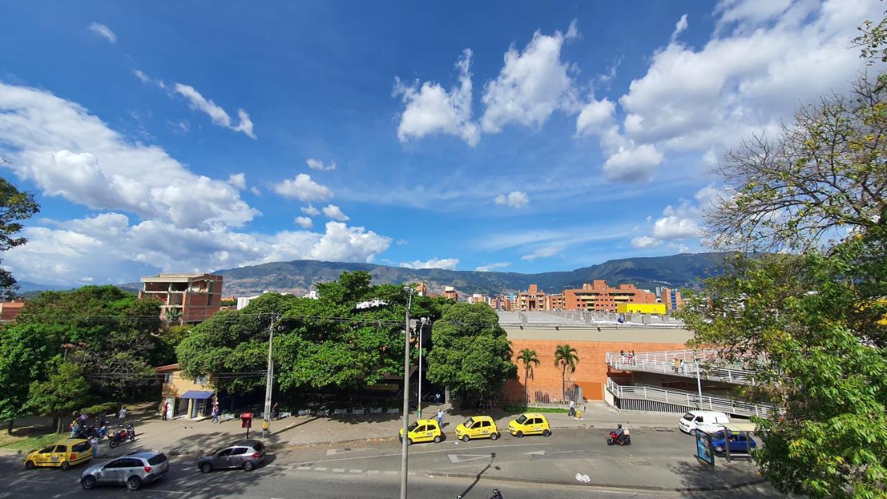 Hostel Boutique Nido De Loros Medellín Kültér fotó