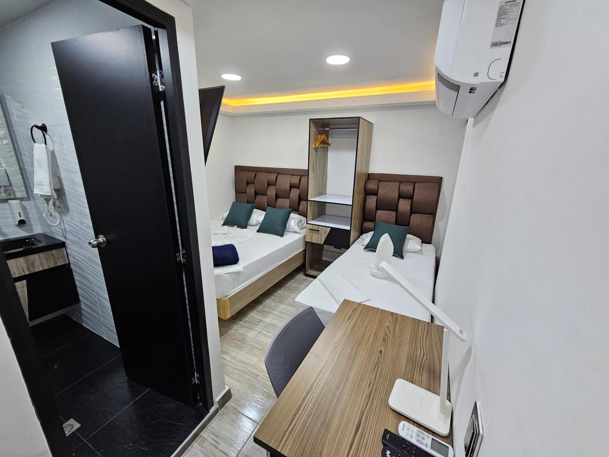 Hostel Boutique Nido De Loros Medellín Kültér fotó