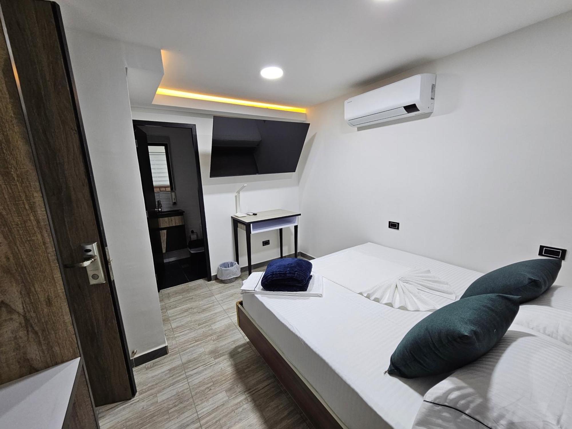 Hostel Boutique Nido De Loros Medellín Kültér fotó