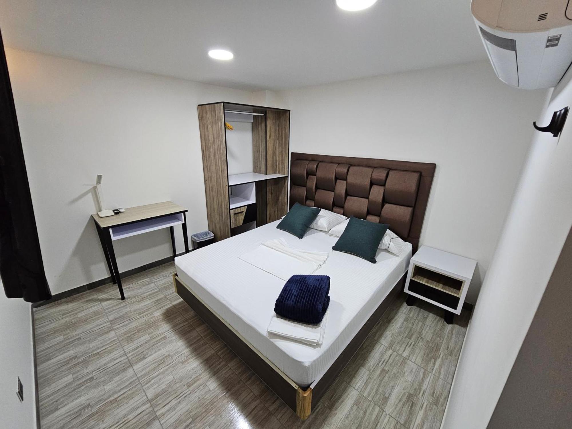 Hostel Boutique Nido De Loros Medellín Kültér fotó
