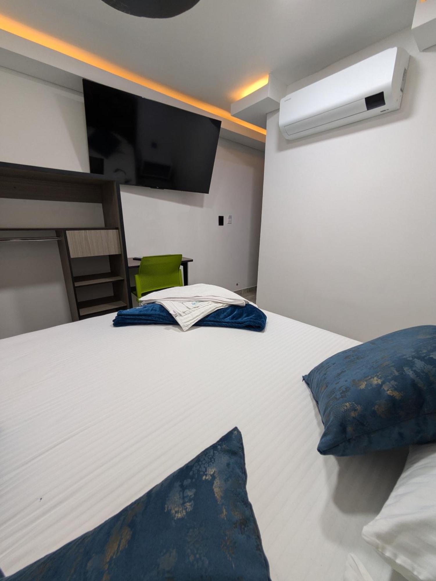 Hostel Boutique Nido De Loros Medellín Kültér fotó