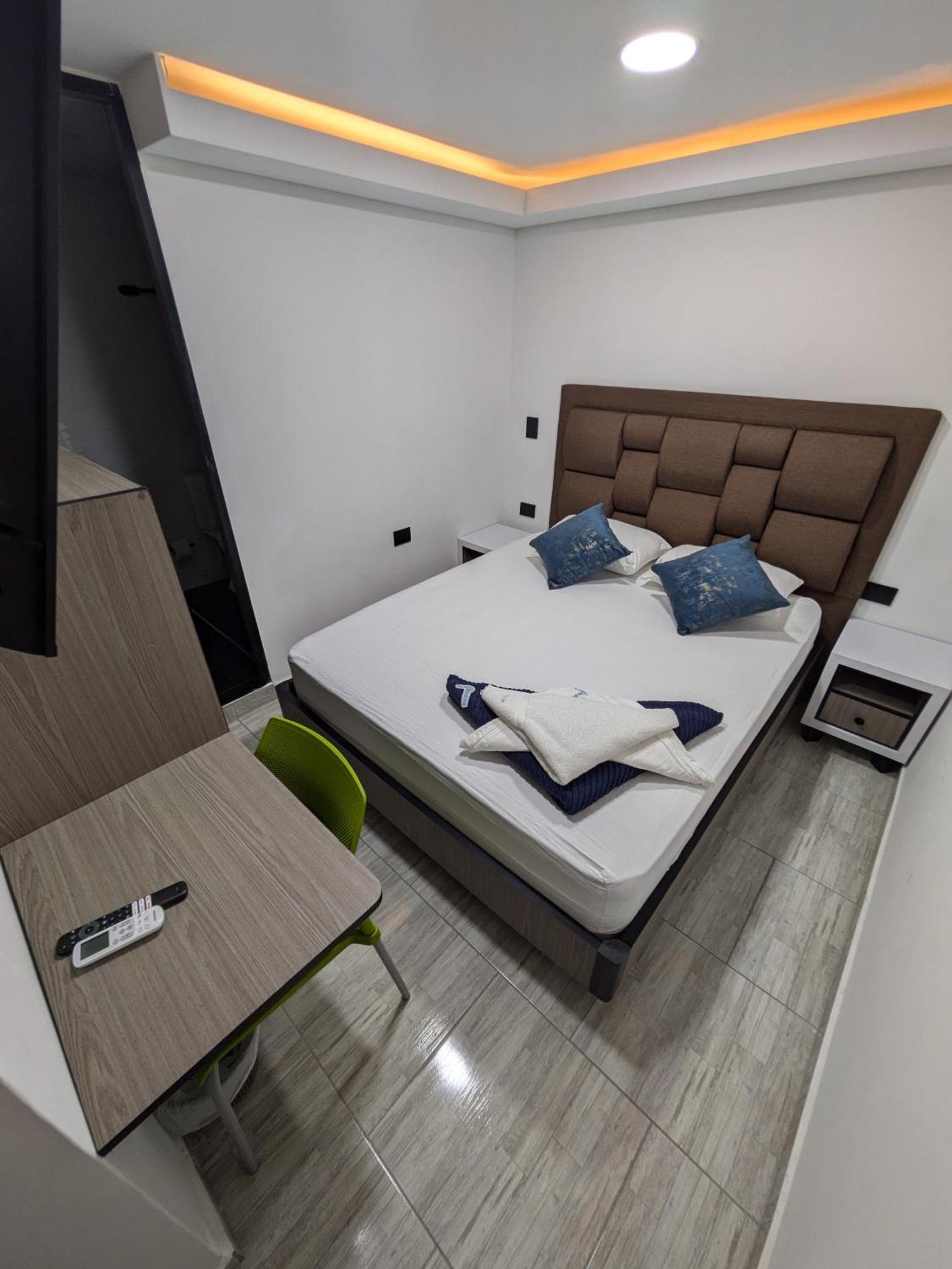 Hostel Boutique Nido De Loros Medellín Kültér fotó