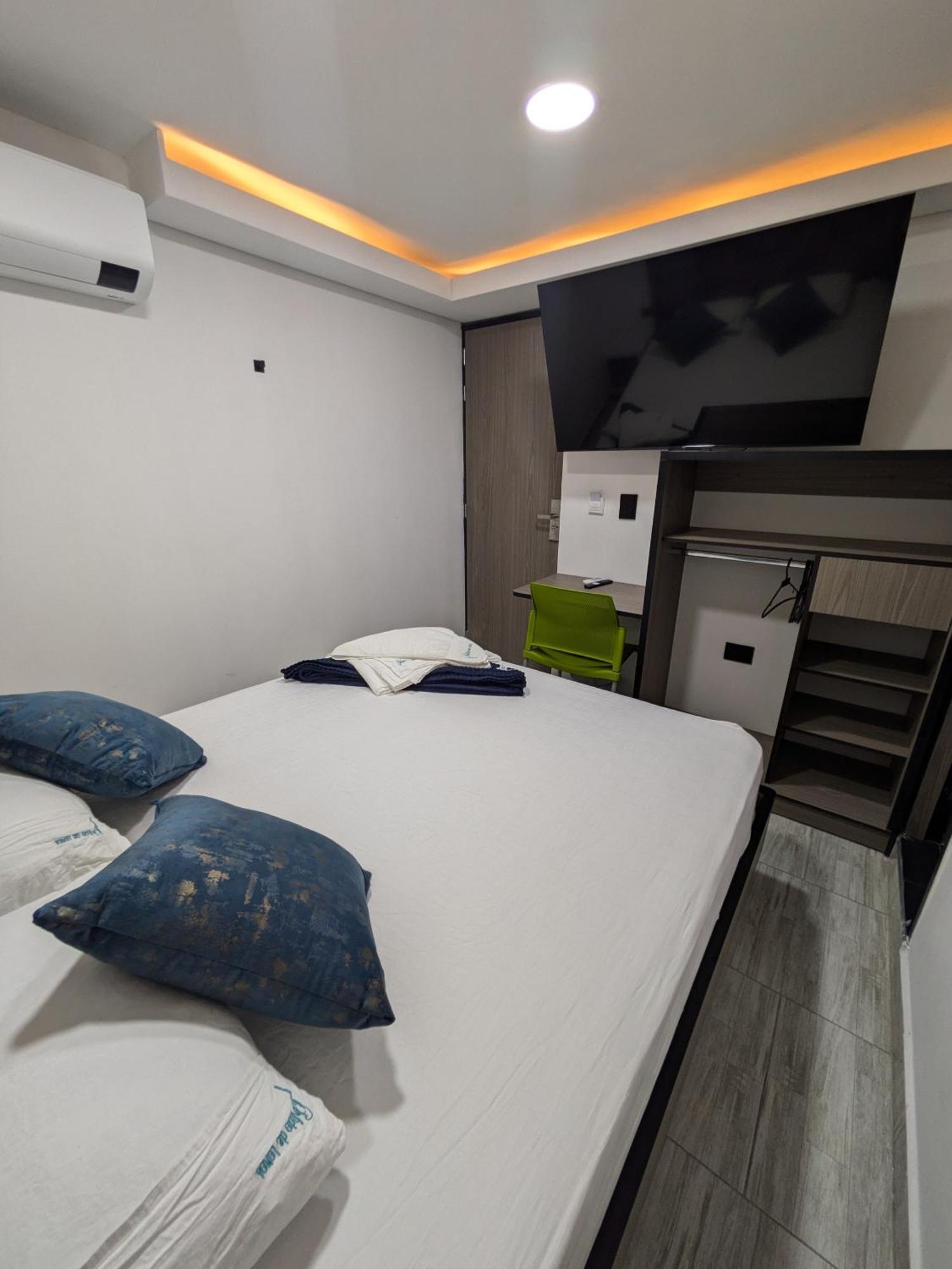 Hostel Boutique Nido De Loros Medellín Kültér fotó